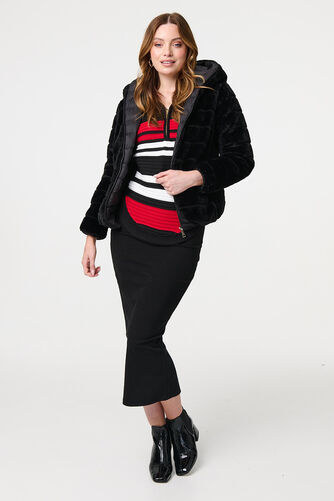 Izabel London – Reversible Faux Fur Hooded Puffer Jacket